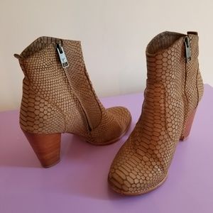 Joie boots